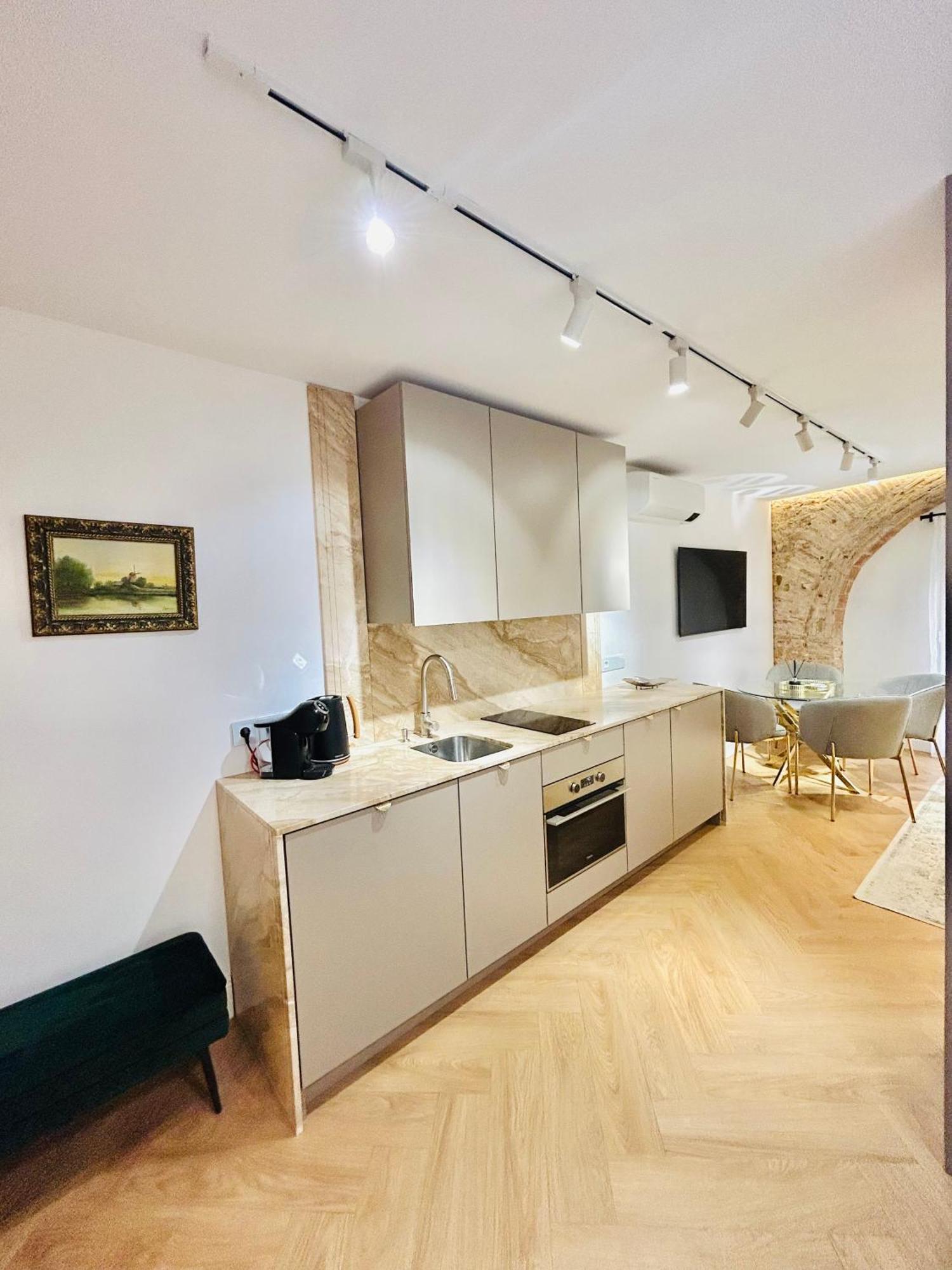 Apartment Trinquet Vell Historic Center Largas *